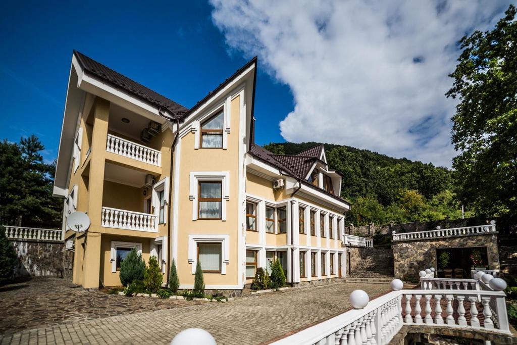 Hotel Gnizdo Golubky Szajan Zewnętrze zdjęcie