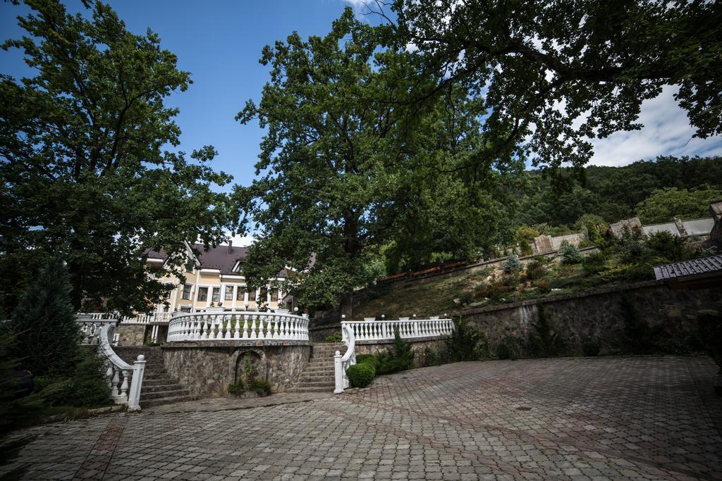 Hotel Gnizdo Golubky Szajan Zewnętrze zdjęcie